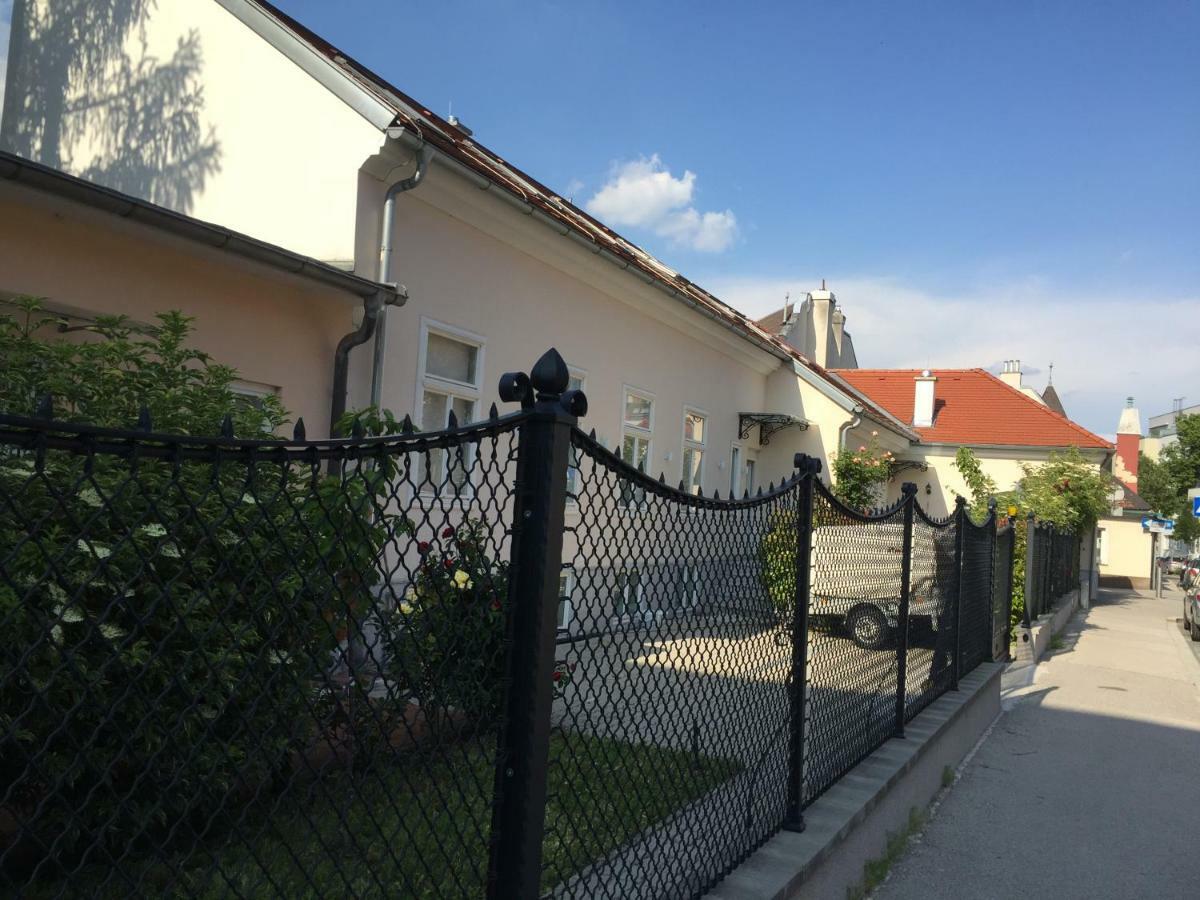 Terrasse Wohnungen Mit Parking In Zentrum Baden Exterior photo