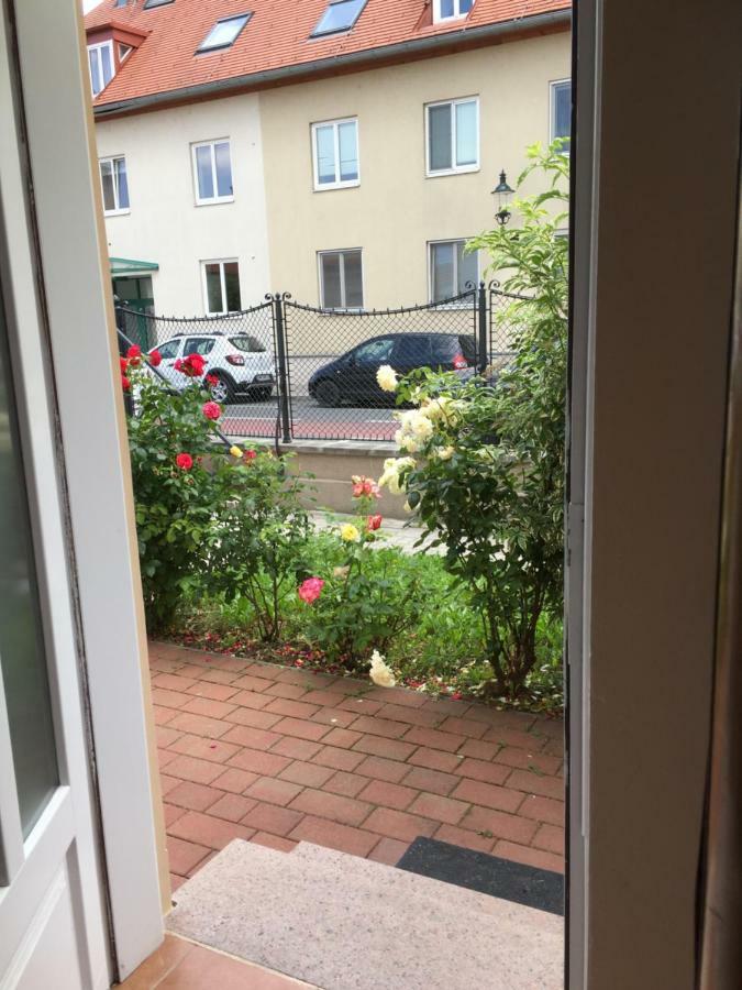 Terrasse Wohnungen Mit Parking In Zentrum Baden Exterior photo